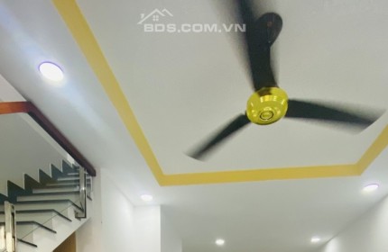 Bán gấp gấp chỉ 2.7 tỷ-45m2-Nhà lô góc-2 tầng đẹp thoáng-Phước Long A-Quận 9.